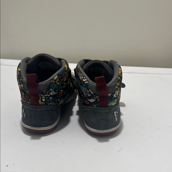 PLAE Kids Sneakers - Gray and Red with Multicolor Pattern - Picture 4 of 8